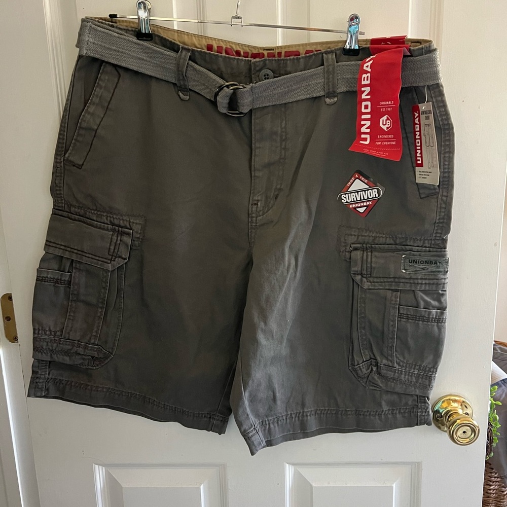 NWT Men’s Union Bay Cargo shorts.